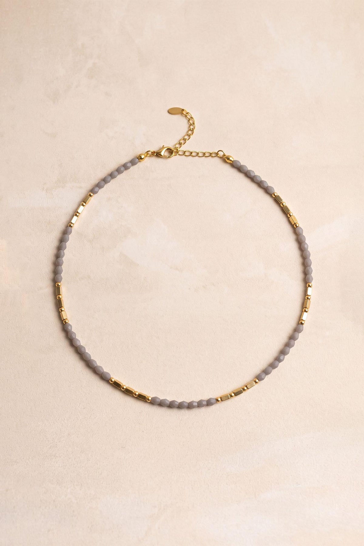 Collar Cuentas Grises Elina