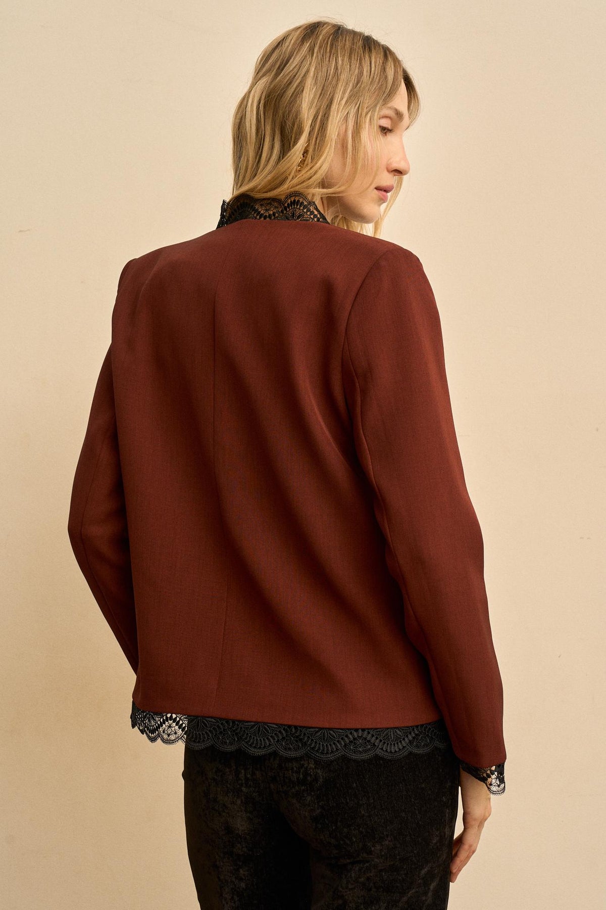 Blazer Solapas Encaje Esmeraline